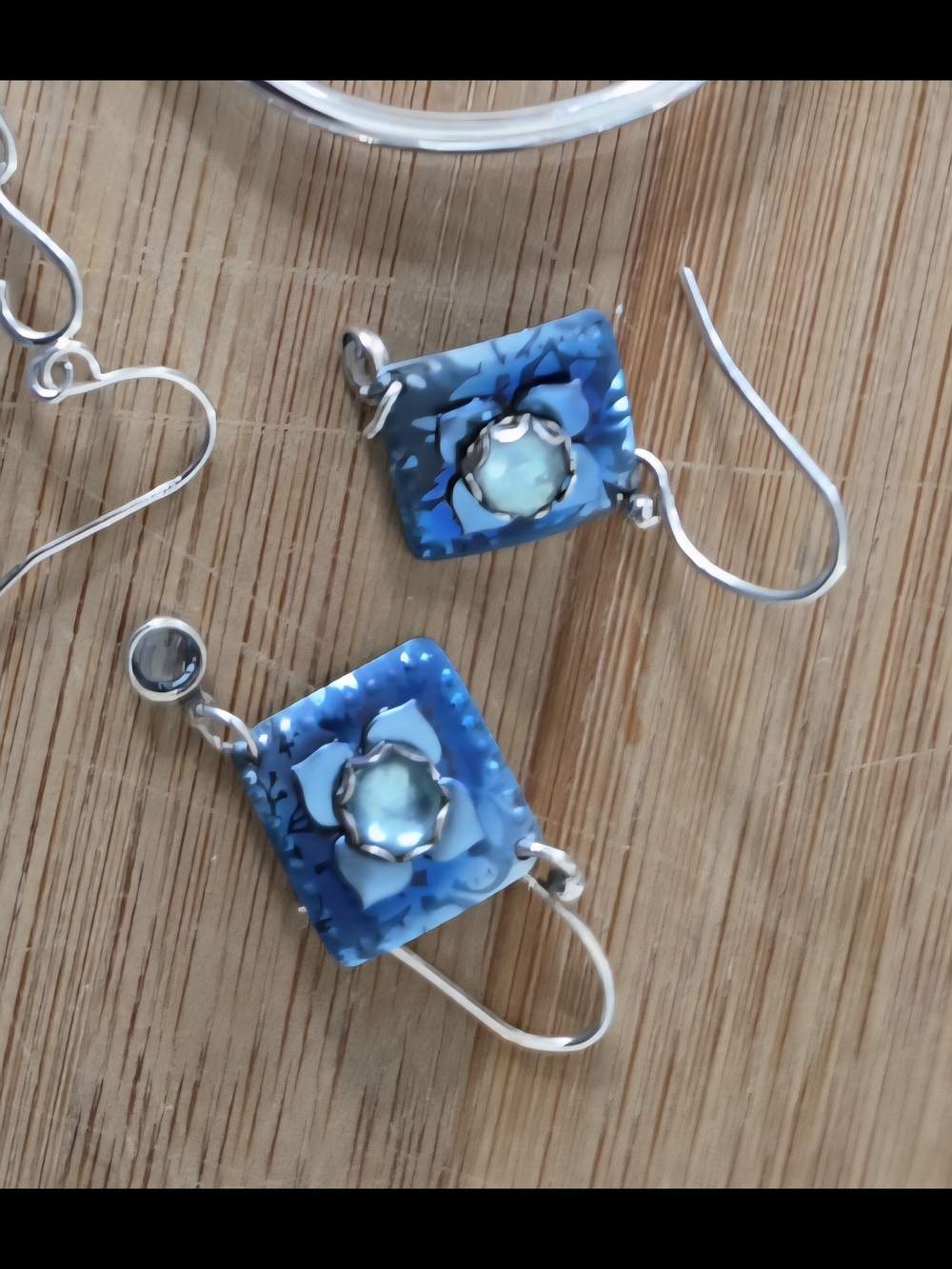 Vintage Holly Yashi With Silver Earings